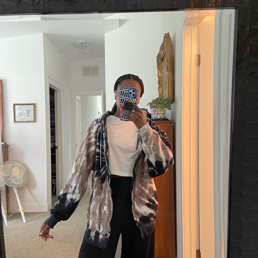 Tie-Dye Oversized Zip-Up Hoodie - Picture 4 of 5